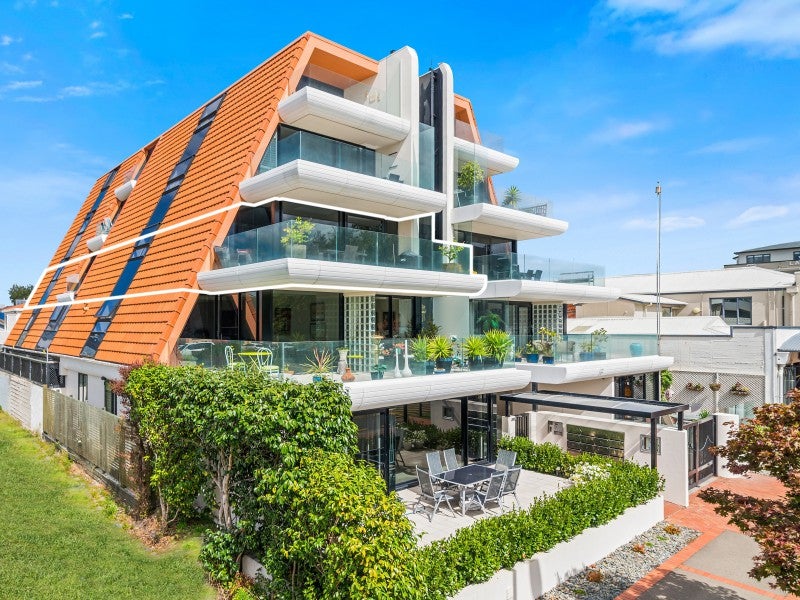 1152 Whakaue Street, Rotorua - Carousel 1