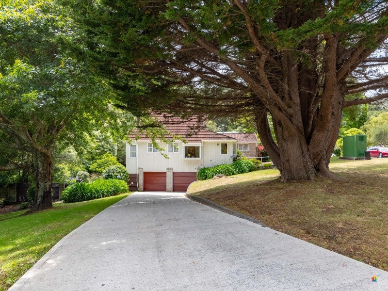 1 Fendalton Crescent, Pinehaven, Upper Hutt - Carousel 20