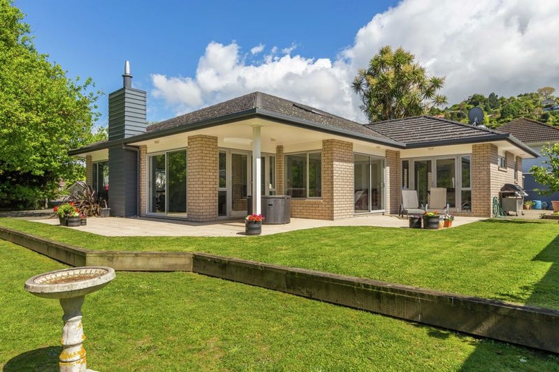 11 Edwin Street, Belmont, Lower Hutt - Carousel 2