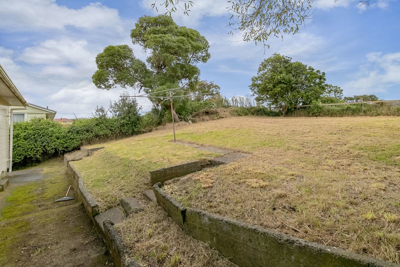 94 Champion Street, Cannons Creek, Porirua - Carousel 12