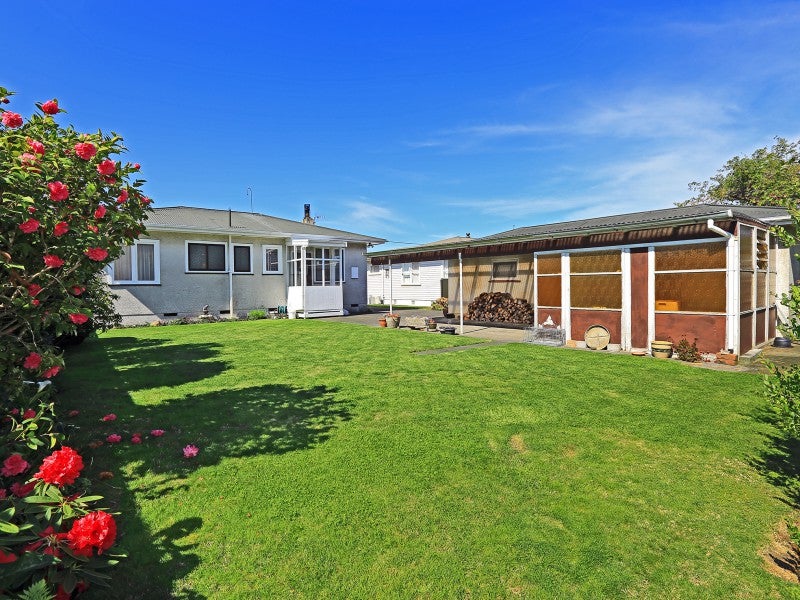 217 Tudor Avenue, Mayfair, Hastings - Carousel 11