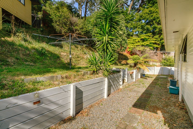 13 Holmes Grove, Naenae, Lower Hutt - Carousel 19