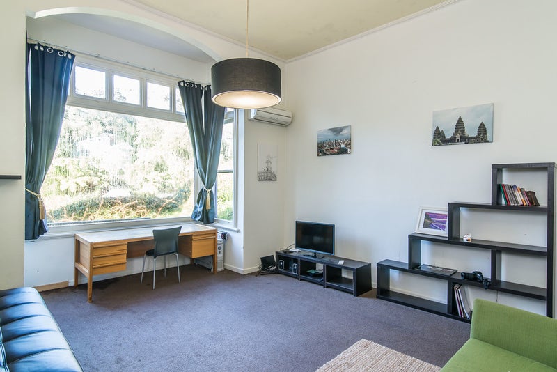 136 Glenmore Street, Northland, Wellington - Carousel 2