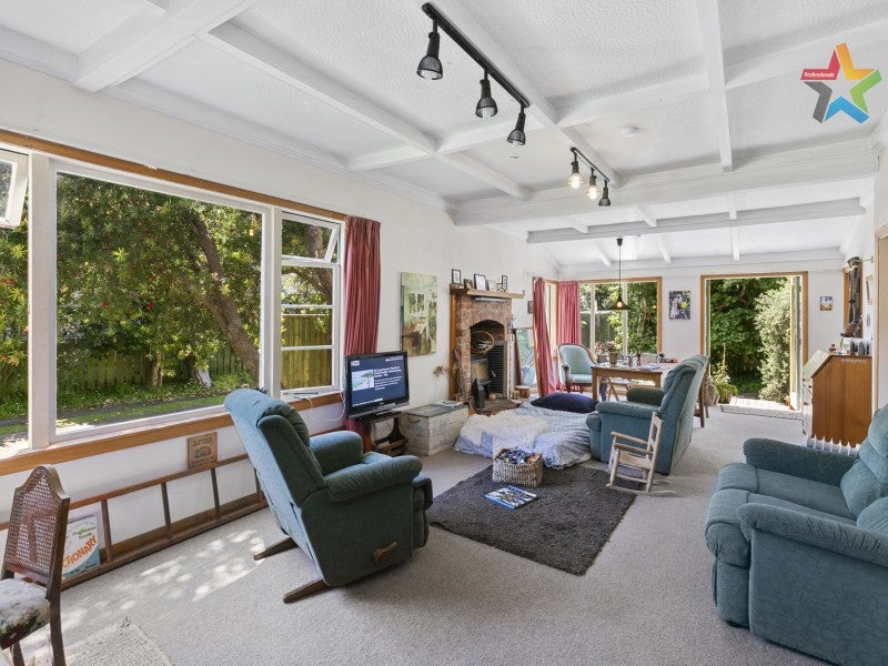 22 Miro Street, Eastbourne, Lower Hutt - Carousel 2