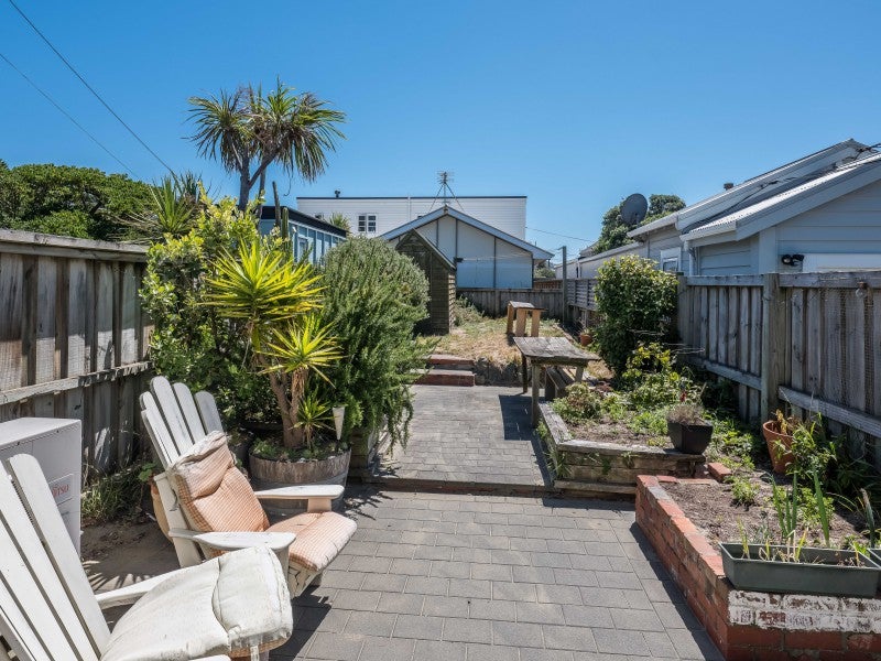 72 Lyall Parade, Lyall Bay, Wellington - Carousel 2