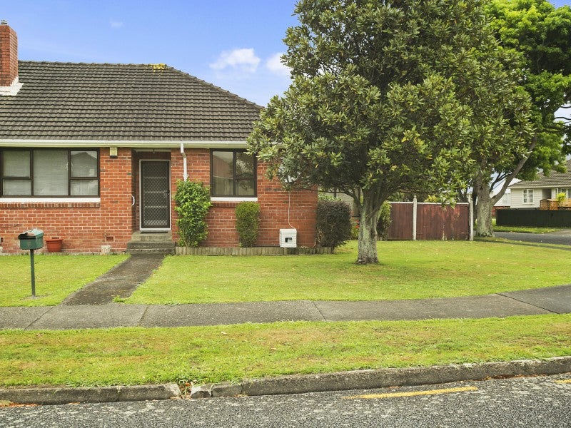 8 Sladden Street, Naenae, Lower Hutt - Carousel 1