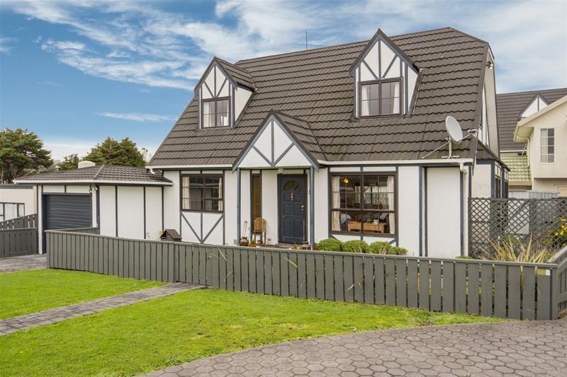 35 Bracken Road, Paparangi, Wellington - Carousel 1