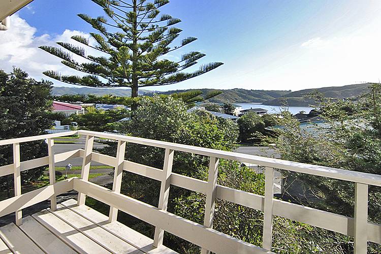 34 Brora Crescent, Papakowhai, Porirua - Carousel 2