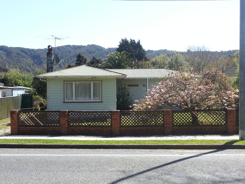 6 Coast Road, Wainuiomata, Lower Hutt - Carousel 2