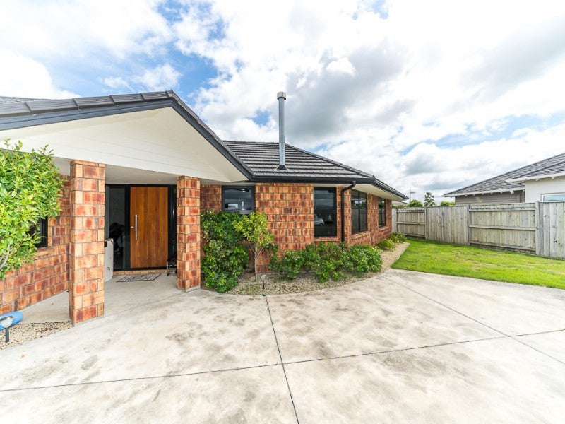 61 Rodeo Drive, Kelvin Grove, Palmerston North - Carousel 2
