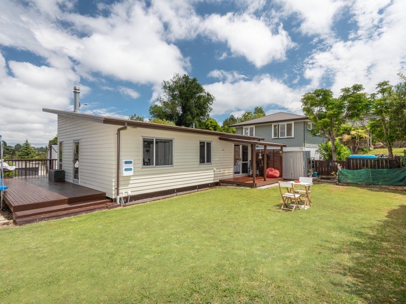 7 Waikite Way, Welcome Bay, Tauranga - Carousel 1