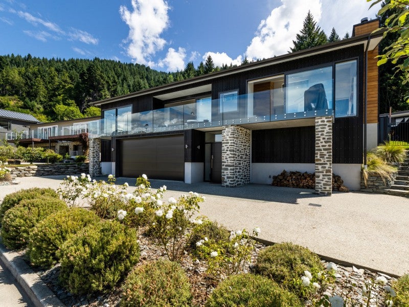 58 Highview Terrace, Queenstown, Queenstown - Carousel 1
