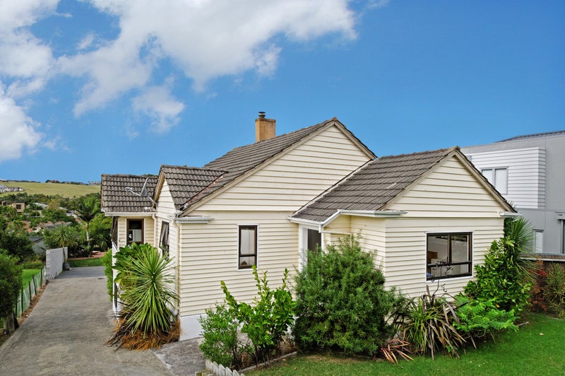 12 Tautari Street, Orakei, Auckland - Carousel 1