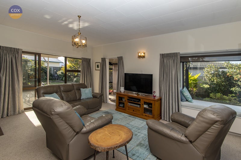 34 Townshend Crescent, Greenmeadows, Napier - Carousel 2