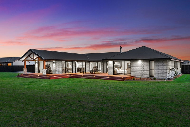 29 Braeburn Crescent , Swannanoa, Mandeville North - Carousel 1