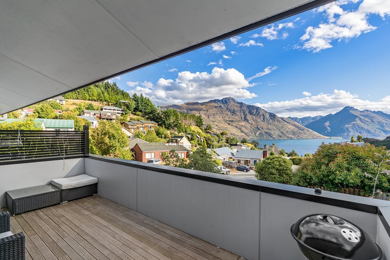 27 Watts Road, Fernhill, Queenstown - Carousel 1