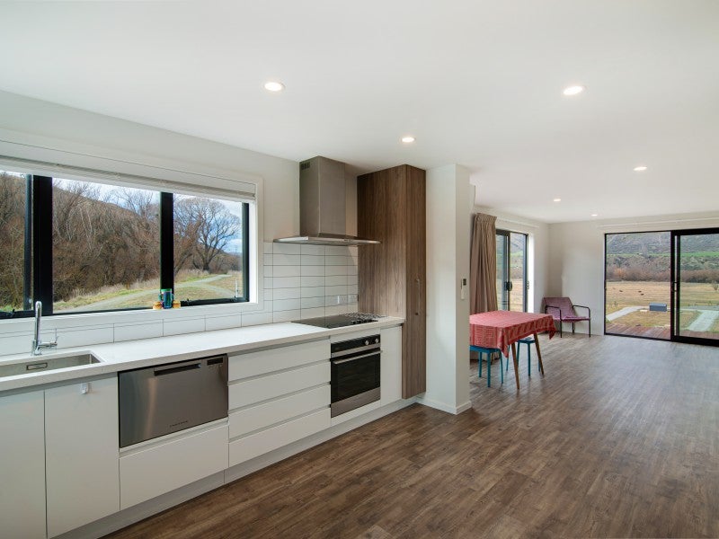 28 huxley place, LAKE HAYES, QUEENSTOWN - Carousel 2