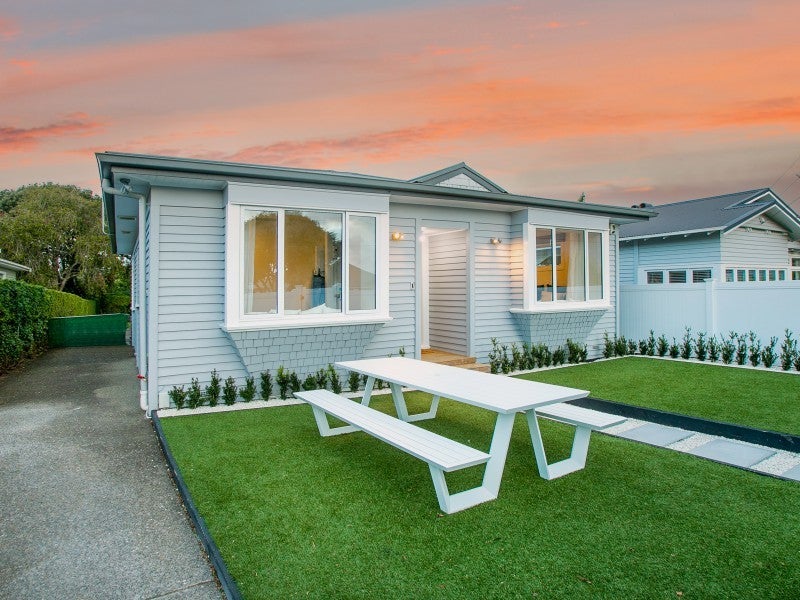 46 Formby Avenue, Point Chevalier, Auckland - Carousel 1