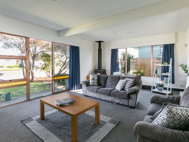 22 Robinson Crescent, Tamatea, Napier - Carousel 1