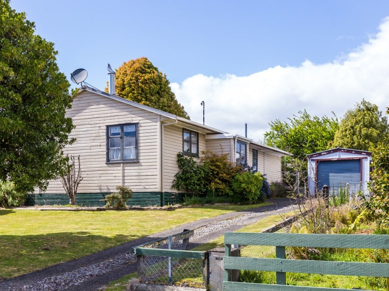 3 Runuku Grove, Turangi - Carousel 1