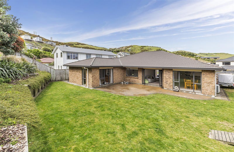 159 Woodman Drive, Tawa, Wellington - Carousel 2