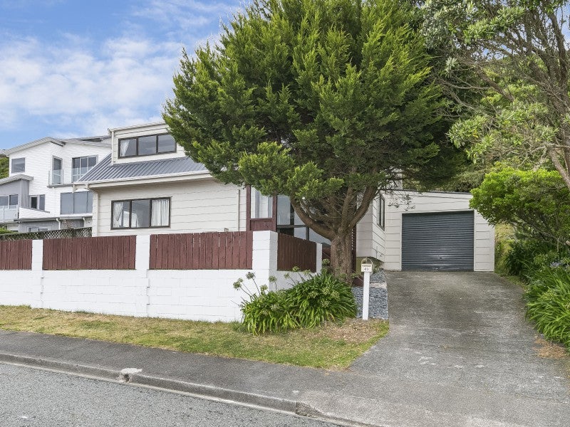 49 Nalanda Crescent, Broadmeadows, Wellington - Carousel 2
