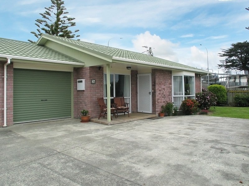 2 James Street, Plimmerton, Porirua - Carousel 1