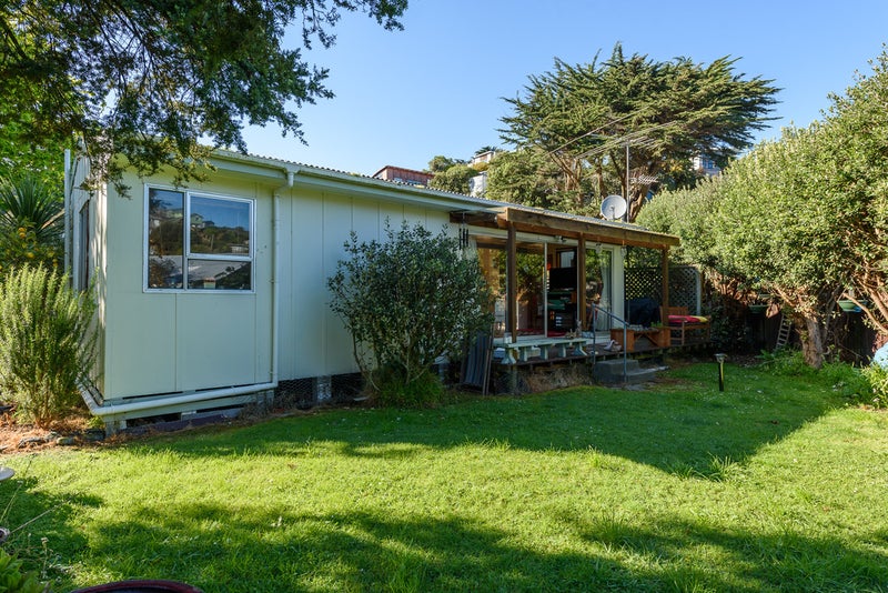 31 Cluny Road, Plimmerton, Porirua - Carousel 2