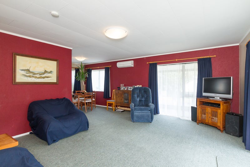 22 Delaware Grove, Totara Park, Upper Hutt - Carousel 2