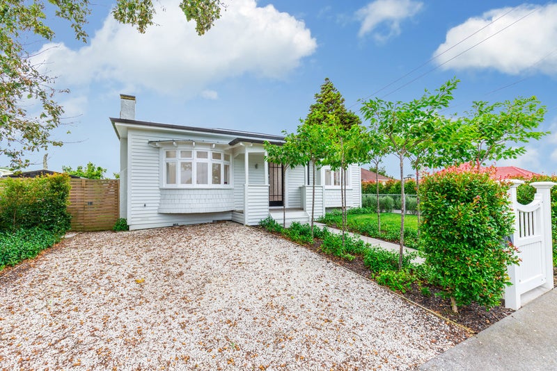 17 Fairlands Avenue, Waterview, Auckland - Carousel 26