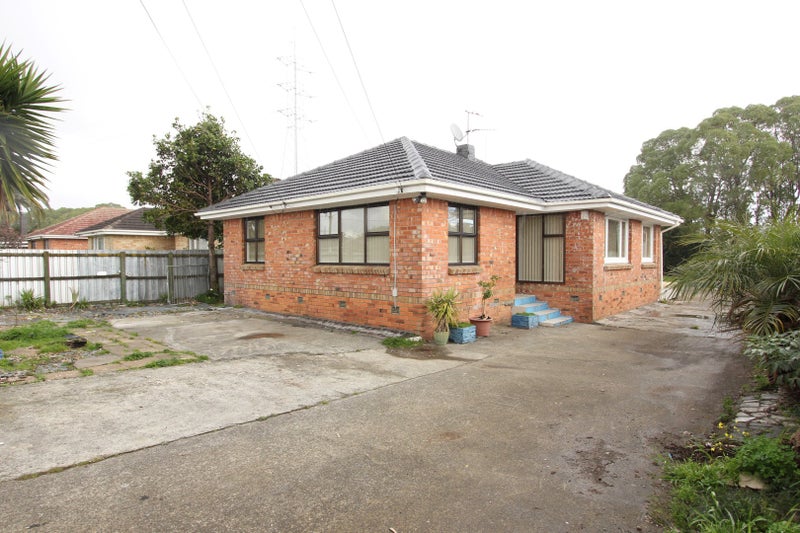 32 Harwood Crescent, Otara, Auckland - Carousel 1