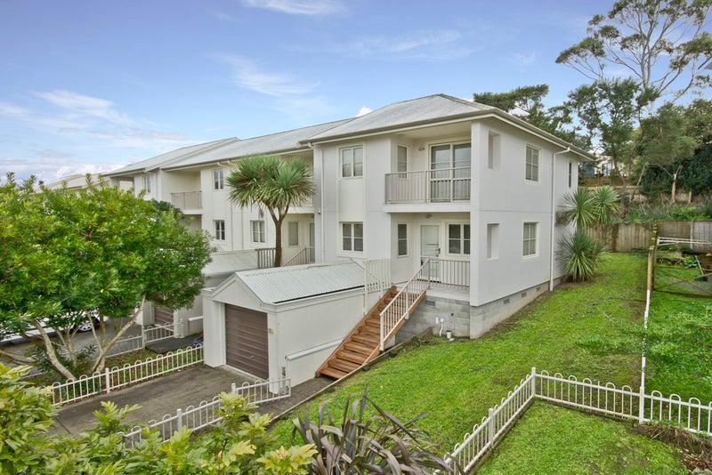 31 Winery Way, Henderson, Auckland - Carousel 1