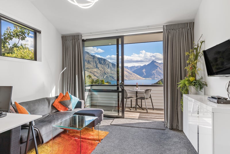27 Watts Road, Fernhill, Queenstown - Carousel 2