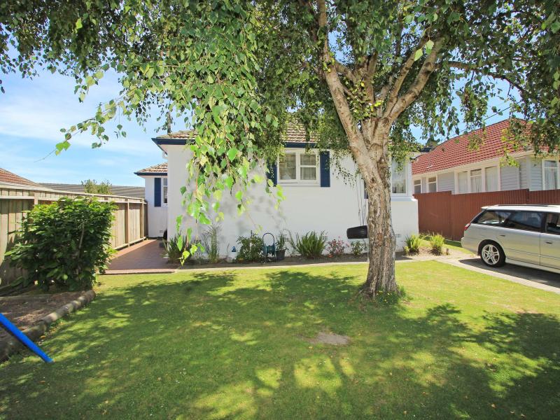 1/217 Oxford Terrace, Avalon, Lower Hutt - Carousel 2