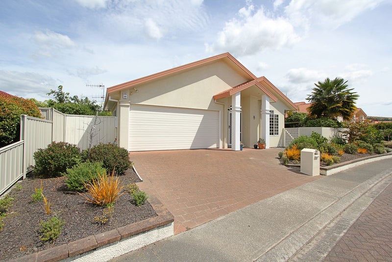2B Wilton Row, Taradale, Napier - Carousel 1