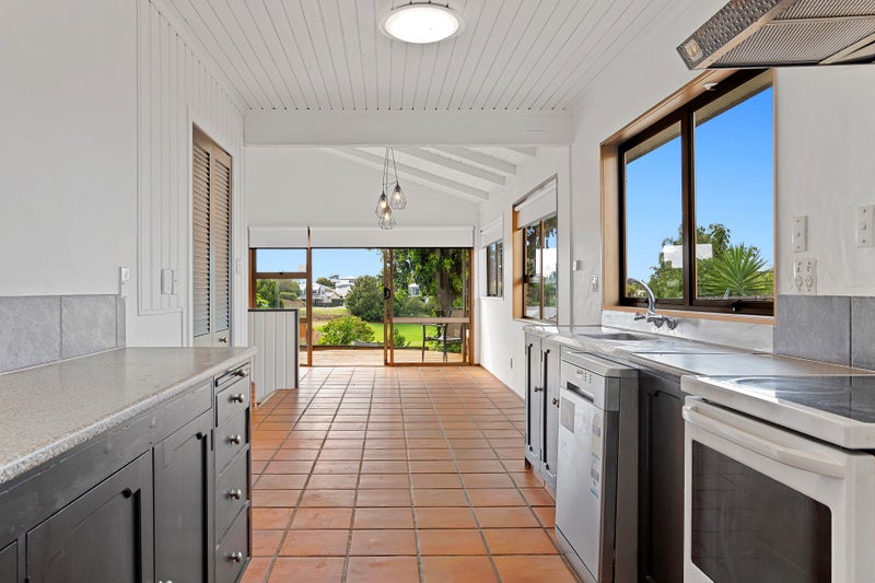 16 Short Street, Otumoetai, Tauranga - Carousel 2