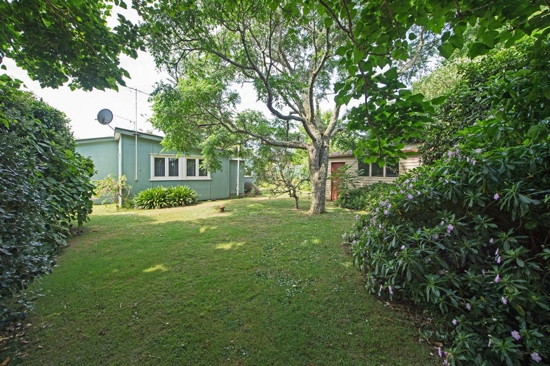 32 Tui Street, Oneroa, Waiheke Island - Carousel 2