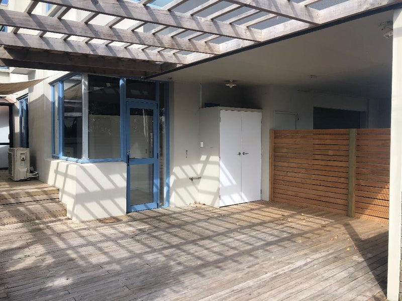 2 Maniapoto Grove, Waipahihi, Taupo - Carousel 1