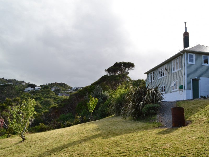 2 Fleet Grove, Korokoro, Lower Hutt - Carousel 2