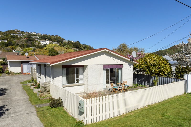 9A Fernlea Avenue, Karori, Wellington - Carousel 1