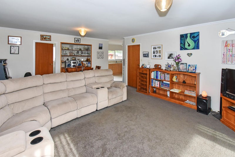 2/20 Gibbons Road, Weymouth, Auckland - Carousel 2