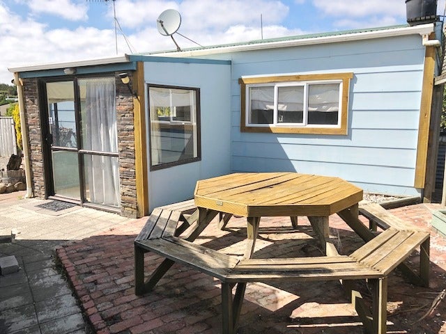 16 Hydrabad Drive, WAITARERE BEACH, LEVIN - Carousel 1