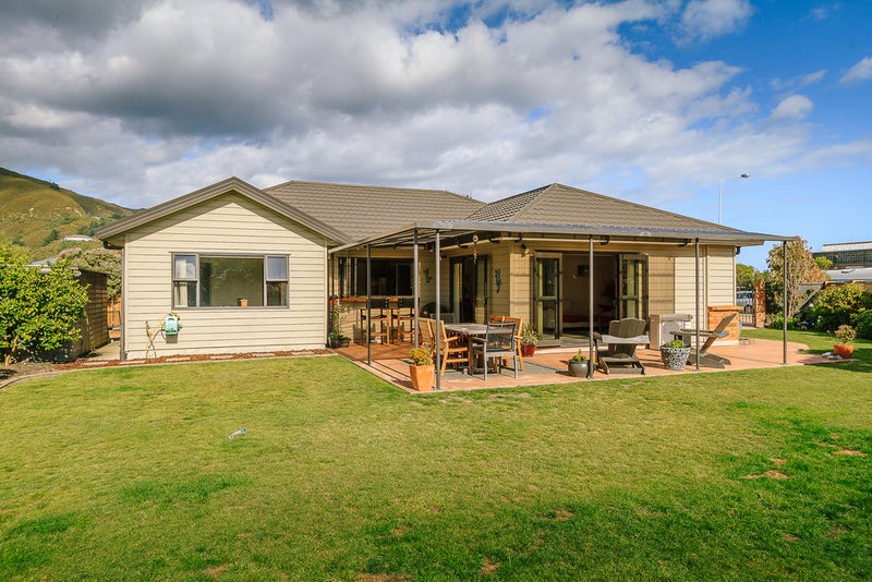 1 Mandel Mews, Waiwhetu, Lower Hutt - Carousel 1