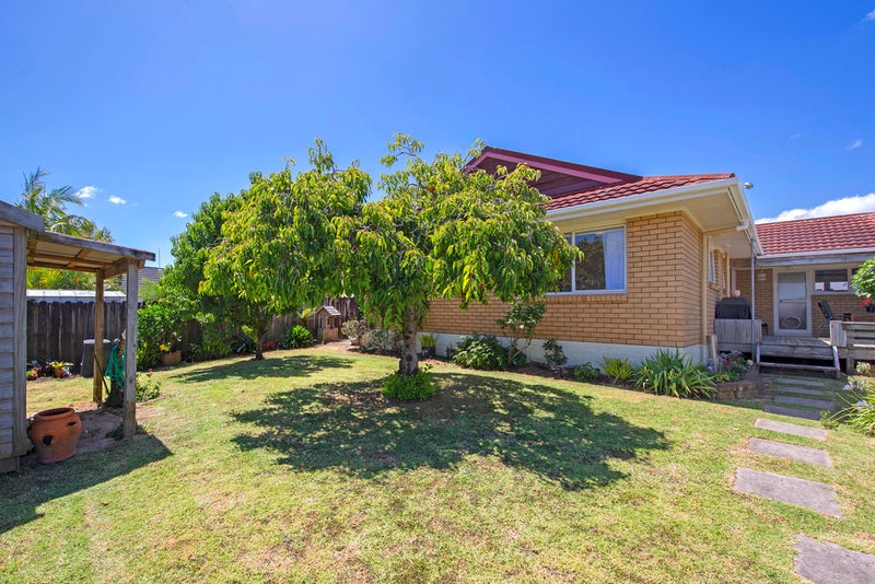 3 Oakridge Way, Northpark, Auckland - Carousel 2