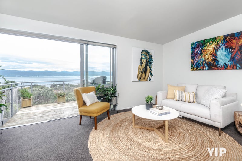 25/2 Onslow Road, Khandallah, Wellington - Carousel 1