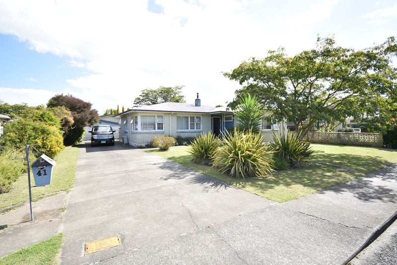 41 Flaxmere Avenue, Flaxmere, Hastings - Carousel 1
