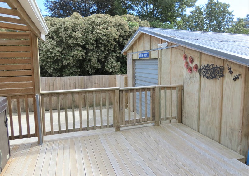 18 Waikawa Beach Road, Manakau, Levin - Carousel 26