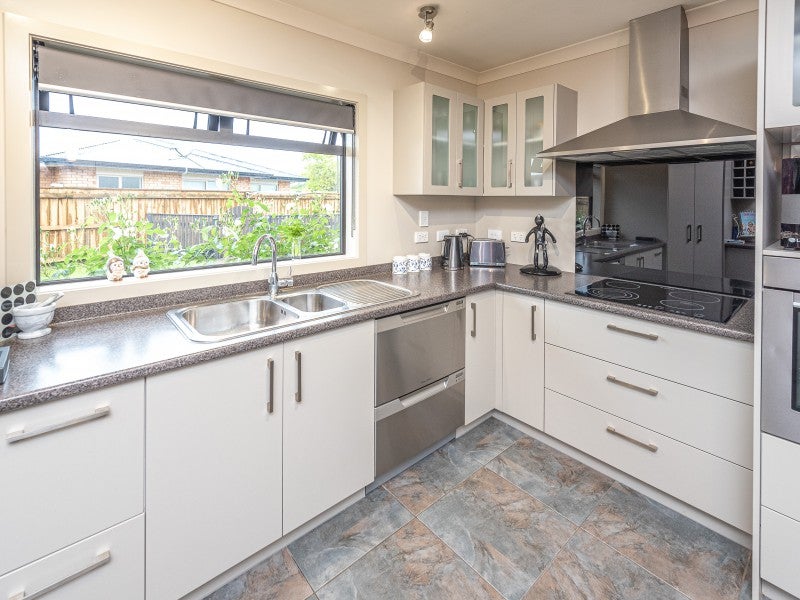 5 Gilligan Close, College Estate, Whanganui - Carousel 2