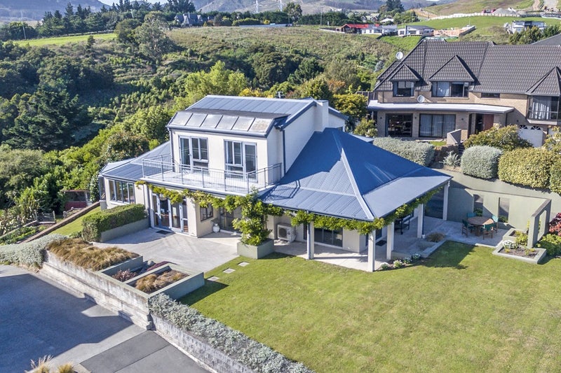 101 Ravensdale Rise, Westmorland, Christchurch - Carousel 2