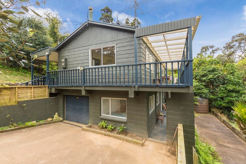 17 Taraire Road, Titirangi, Auckland - Carousel 2